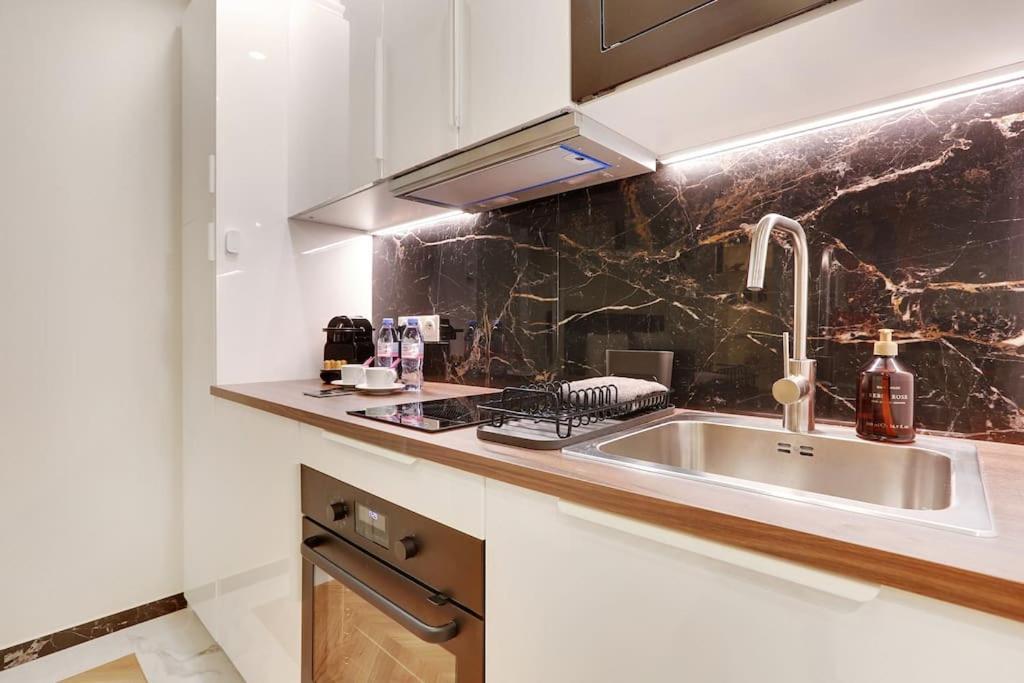 Gembnb Luxury Apartment In Paris - Abbesses - Montmartre ภายนอก รูปภาพ